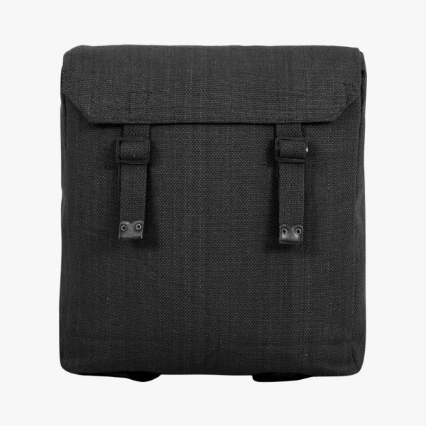 black web backpack rear shoulder strap and 2 front fastening vertical straps through black buckle. Lid covers top